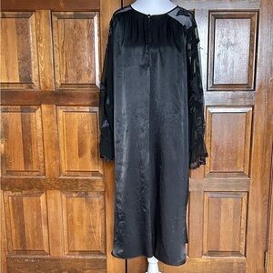 Vintage Natori Silky Satin Maxi Night Gown Size Small Black Sheer Lace Slevves